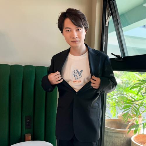 ゴジラ | 刺繍Tシャツ(Design by 神木)/Godzilla | Embroidered T-Shirt (Design by Kamiki)