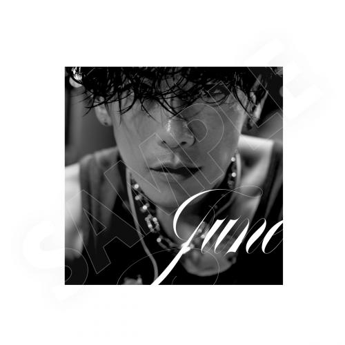 佐藤健 2025カレンダー「TAKERU SATOH 2025 CALENDAR feat. NAOKI FUJITANI From GLASS HEART」