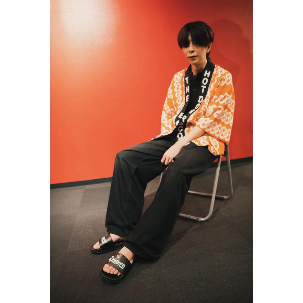 KINKY SANDALS